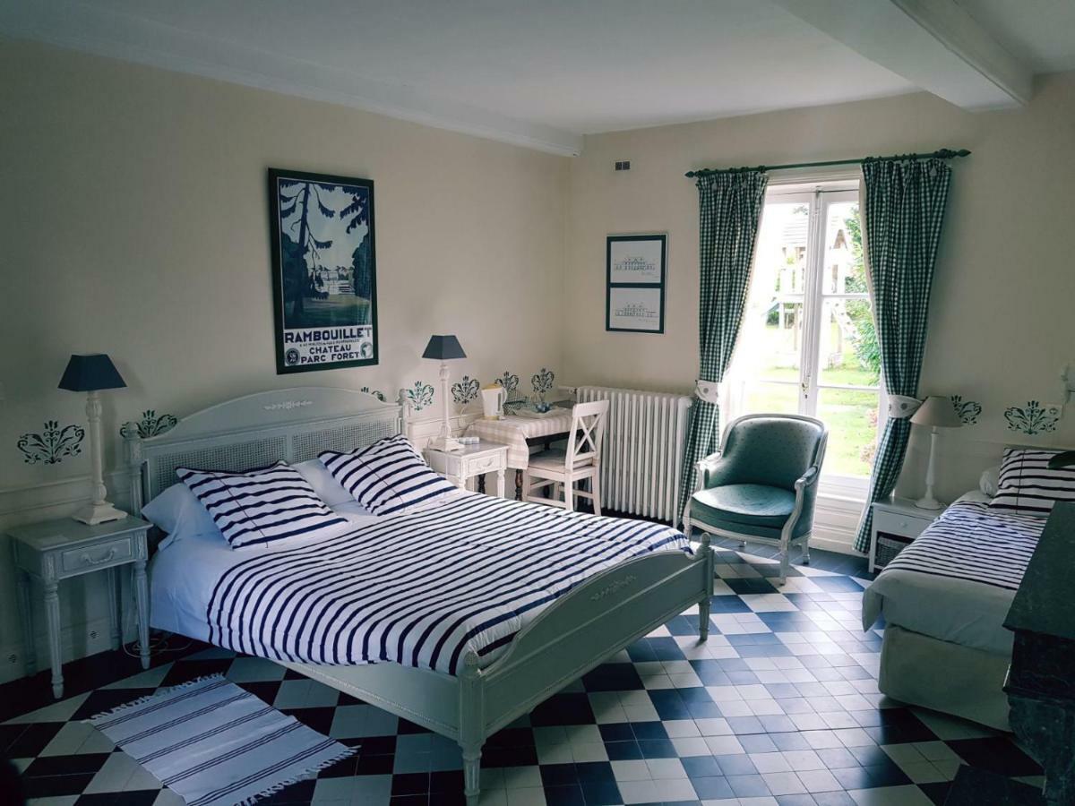 Manoir De L'As De Trefle Bed & Breakfast Isneauville Bagian luar foto